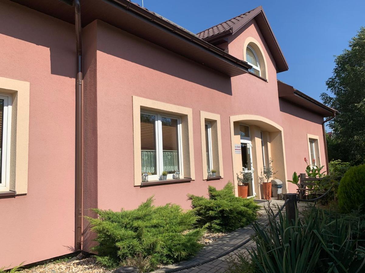 Medison Family Boutique B&B 凯尔采 外观 照片